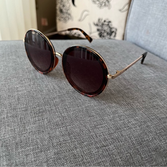 Brown Round Sunglasses - Picture 1 of 3